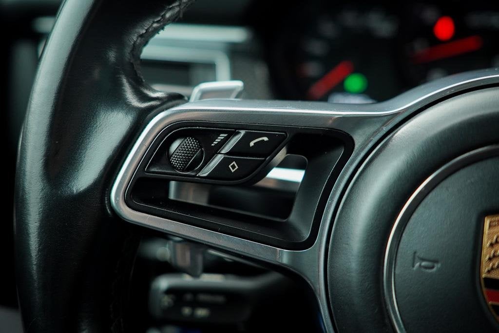 Foto 58 van Porsche Macan 3.0 GTS / Pano / Luchtvering / Trekhaak / Spor