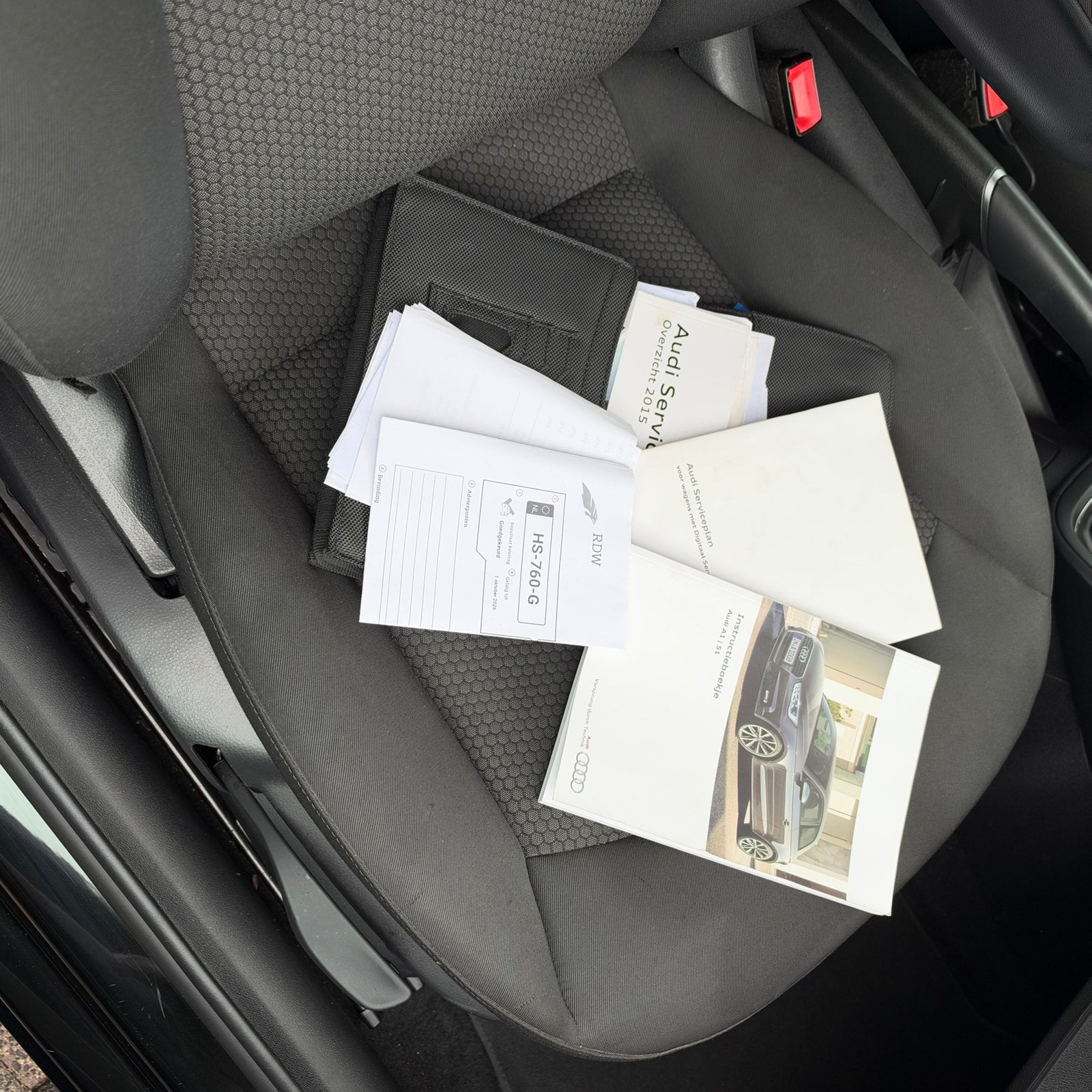 Audi A1 1.0 Tfsi 2016 Zwart, Voorwielaandrijving, 95 pk, 4 stoelen, Zwart