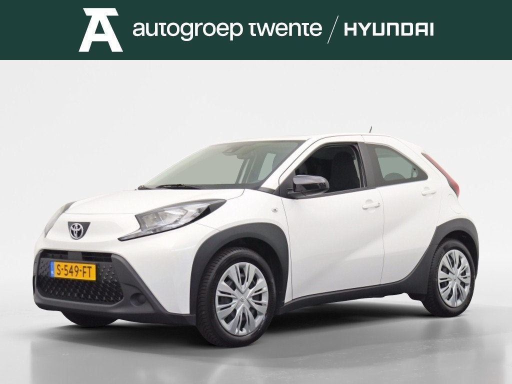 Toyota Aygo X 1.0 VVT-i MT Play | Carplay | All-seasons, Auto's, Toyota, Stof, Gebruikt, 920 kg, 4 stoelen