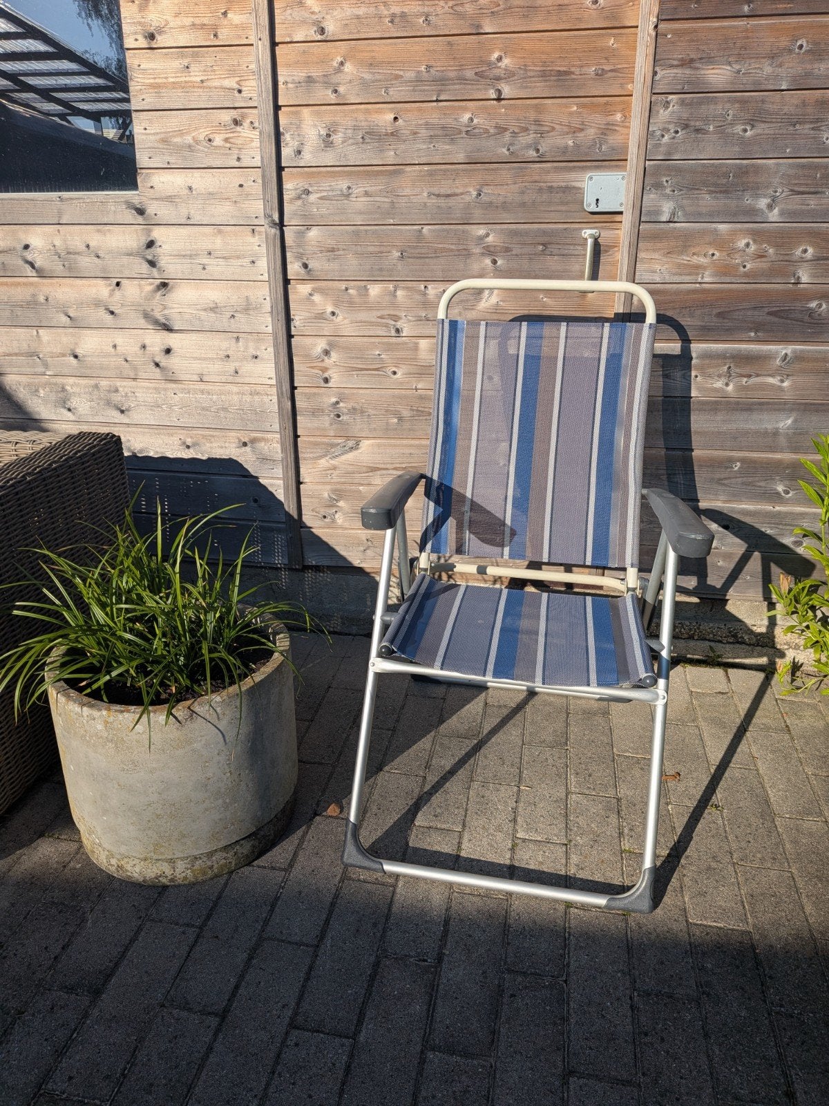 Stevige campingstoel, Tuin en Terras, Tuinstoelen, Ophalen, Hout, Inklapbaar