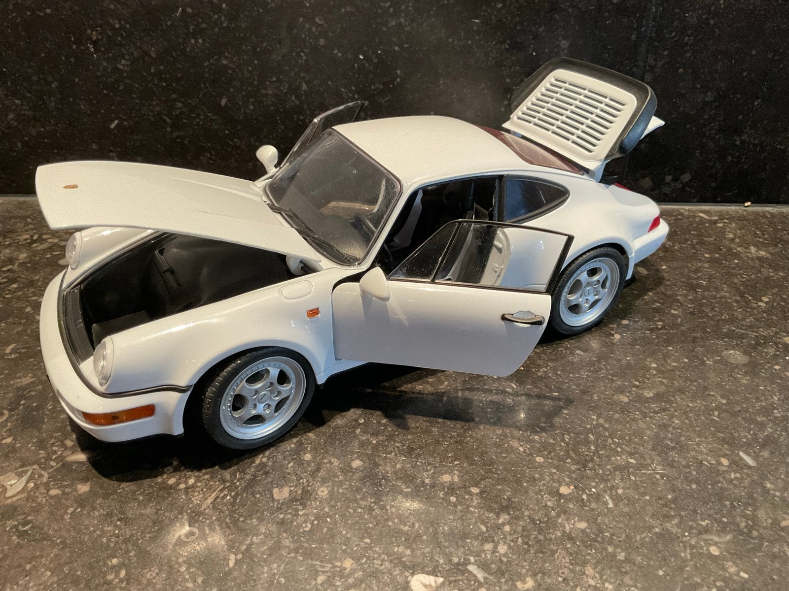 Schaalmodel Porsche 964 Turbo 1/18 Welly - Zeer Netjes, Hobby en Vrije tijd, Modelauto's | 1:18, Ophalen of Verzenden, Zo goed als nieuw