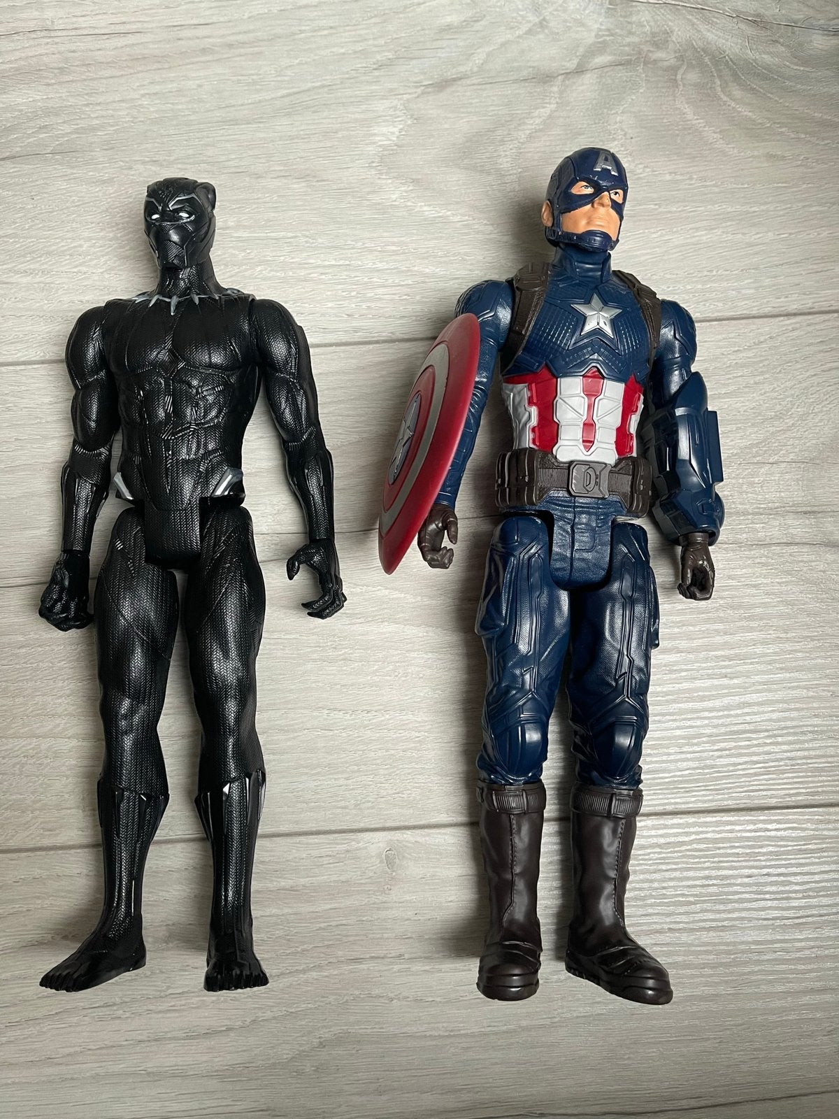 Poppen helden Marvel Black Panther en Captain America, Ophalen, Zo goed als nieuw