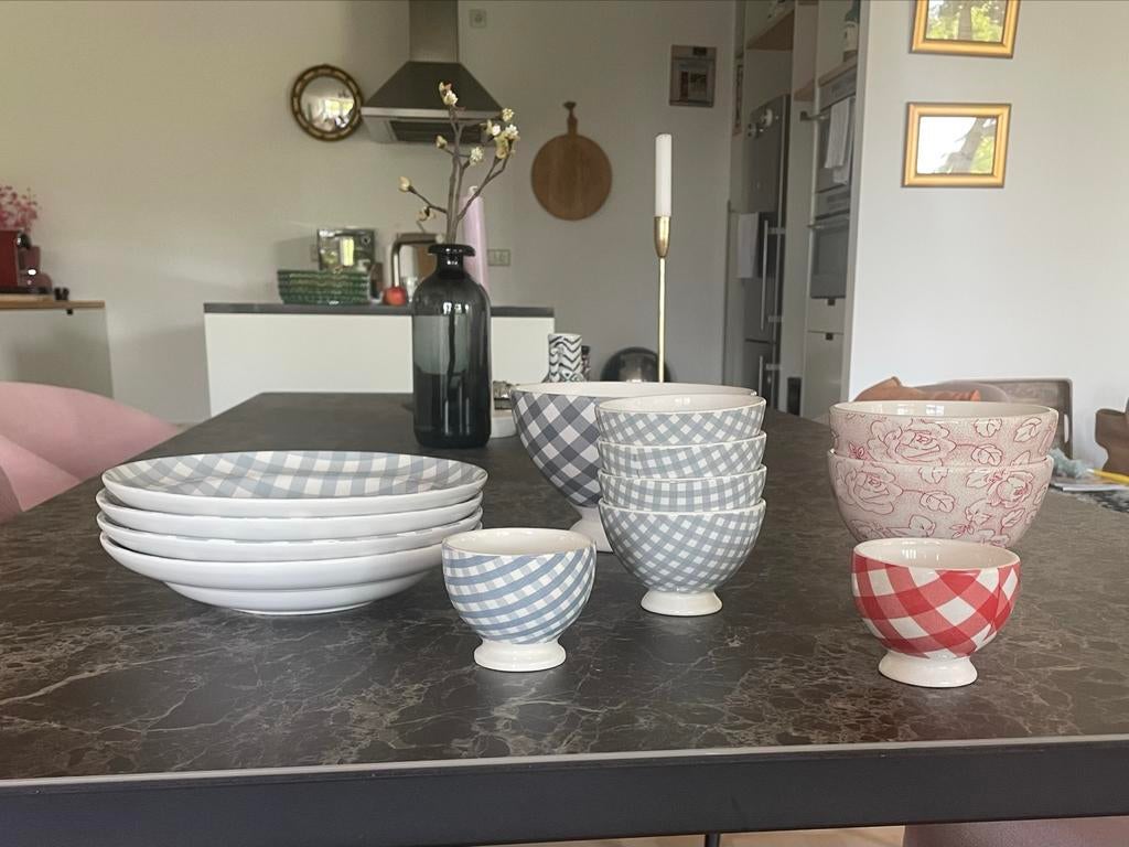 Servies set 'At Home' - Kommen, borden en schaaltjes, Ophalen, Keramiek, Zo goed als nieuw, Overige stijlen