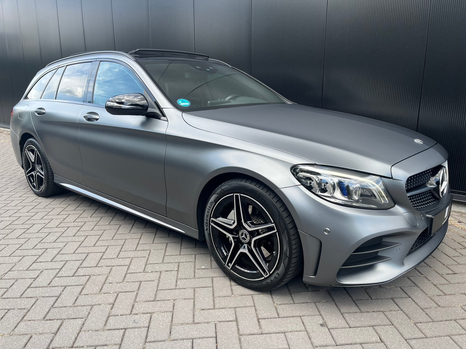 Foto 9 van Mercedes-Benz C-Klasse Estate 200 AMG MAGNO PANO VIRTUAL BUR