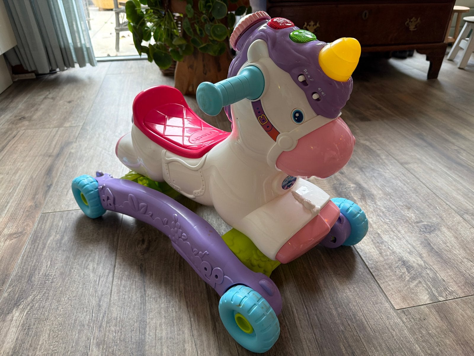 VTech Speel Eenhoorn - in nette staat, Ophalen, Zo goed als nieuw, Loopvoertuig