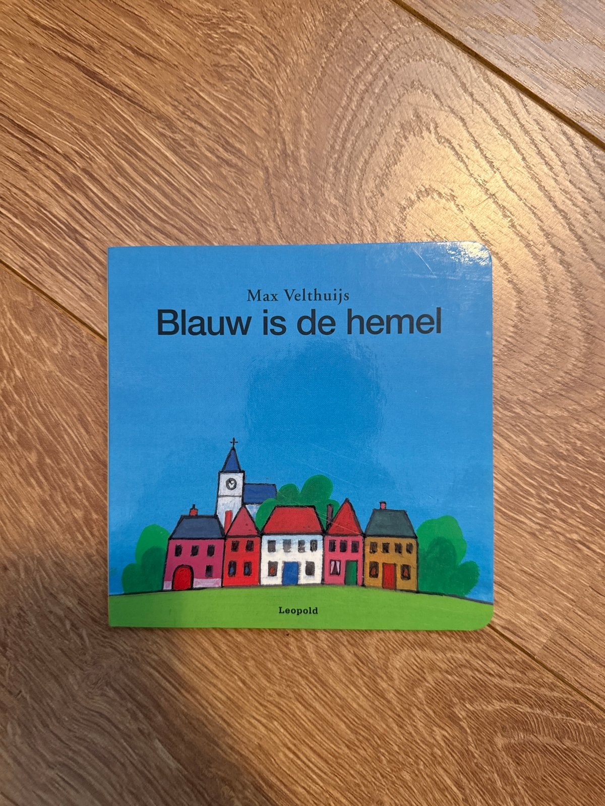 Max Velthuijs - Blauw is de hemel, Fictie algemeen, Jongen of Meisje, Ophalen of Verzenden, Zo goed als nieuw