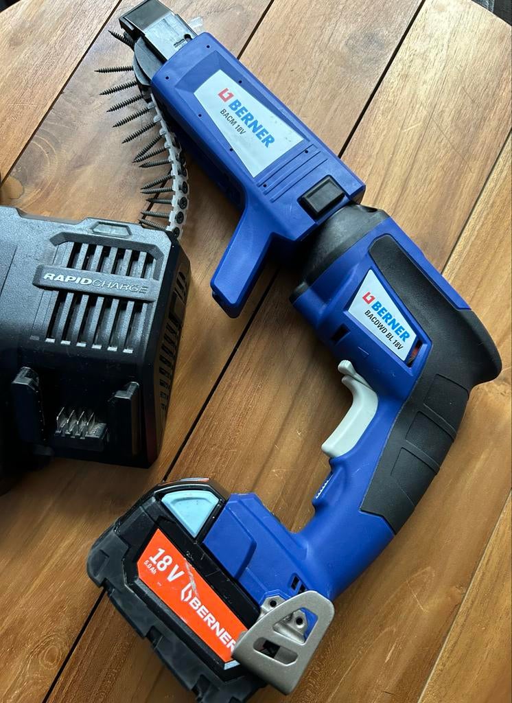Berner Schroefmachine 18V met magazijnopzetstuk en lader, Ophalen of Verzenden, Zo goed als nieuw, 600 watt of meer, Boor- en Schroefmachine