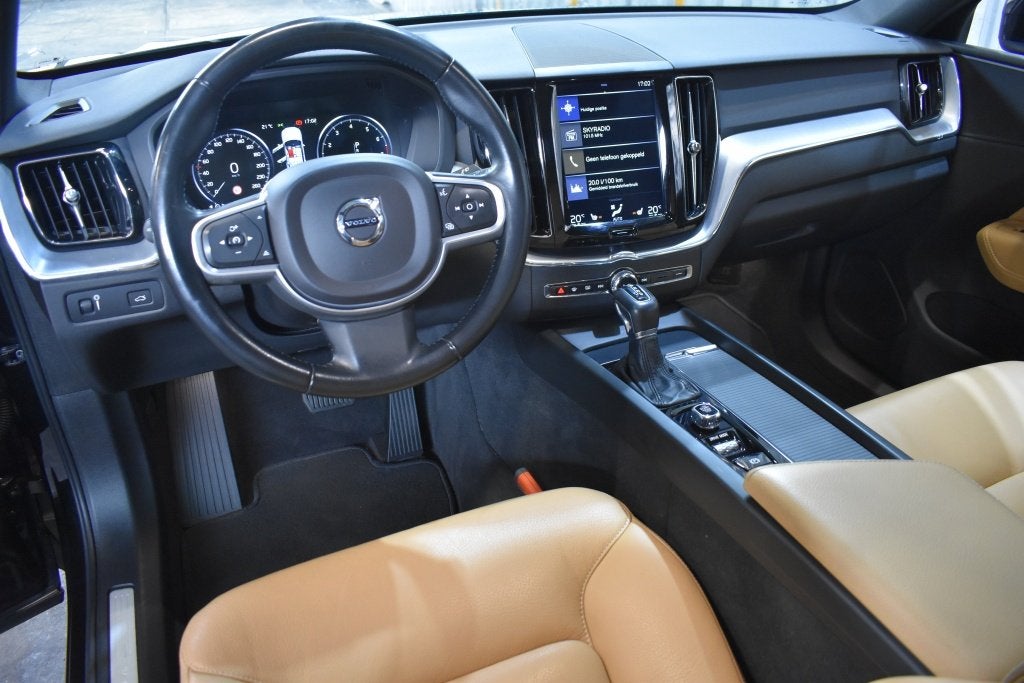 Volvo XC60 T4 190PK Momentum | Leder | Navi | Cruise Control, Auto's, 12 maanden, Gebruikt, Euro 6, 4 cilinders