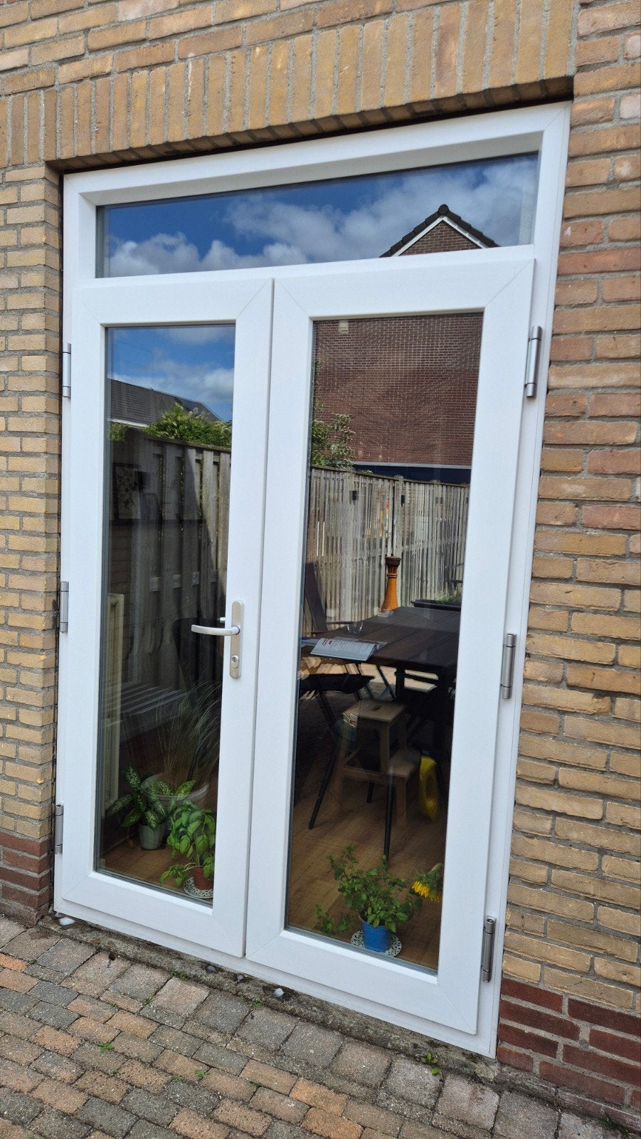 Kozijnen met 2 openslaande tuindeuren uit 2020 HR++ Ral9010, Doe-het-zelf en Verbouw, Ophalen, Kunststof, Deurkozijn, Zo goed als nieuw