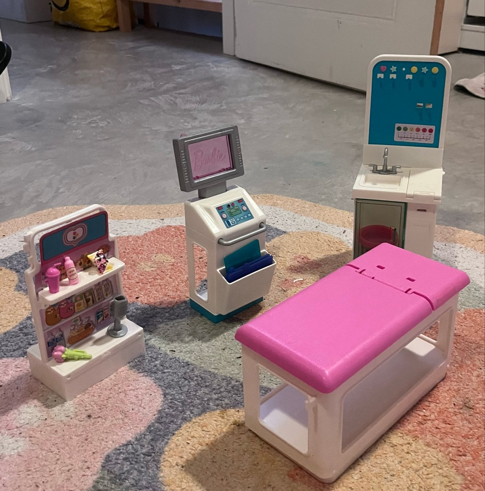 Barbie dokterspraktijk set met accessoires, Ophalen of Verzenden, Gebruikt, Barbie