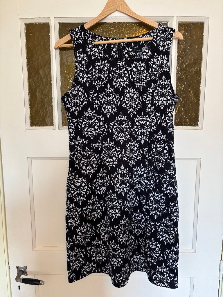 Smashed Lemon zwart/witte bloemen jurk, Kleding | Dames, Zwart, Maat 42/44 (L), Ophalen of Verzenden, Knielengte