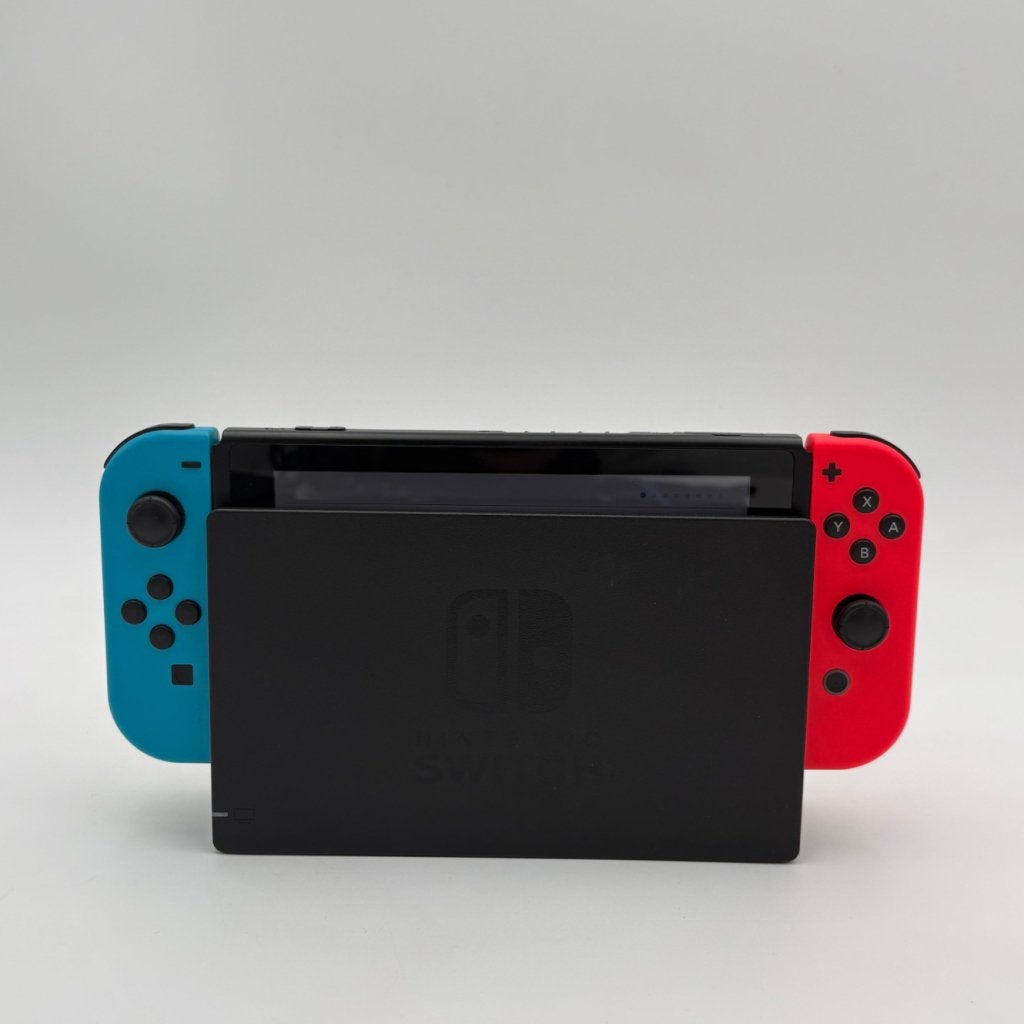Nintendo Switch V1 Blauw Rood Compleet - Nette staat, Nintendo, Zo goed als nieuw, Support@nintendo.com, 11-1 Hokotate-cho, Kamitoba, Minami-ku
Kyoto 601-8501
Japan