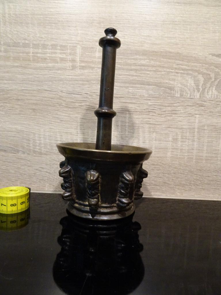 Antieke bronzen vijzel 16e eeuw, Ophalen of Verzenden, Brons