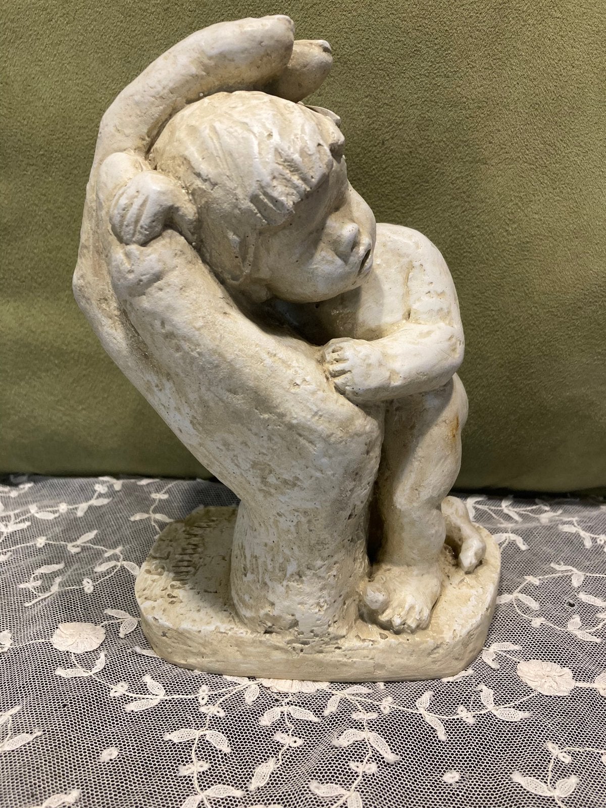 Beeldje baby in hand (091223), Ophalen of Verzenden, Gebruikt, Mens