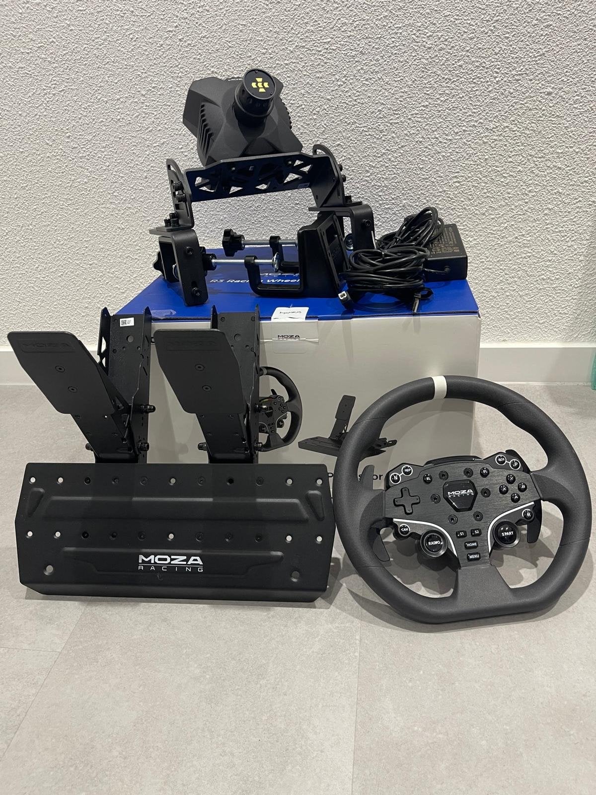 MOZA R3 Racing Wheel Set + Truck Clamp - Z.G.A.N., Spelcomputers en Games, Ophalen of Verzenden, Zo goed als nieuw, Racen en Vliegen