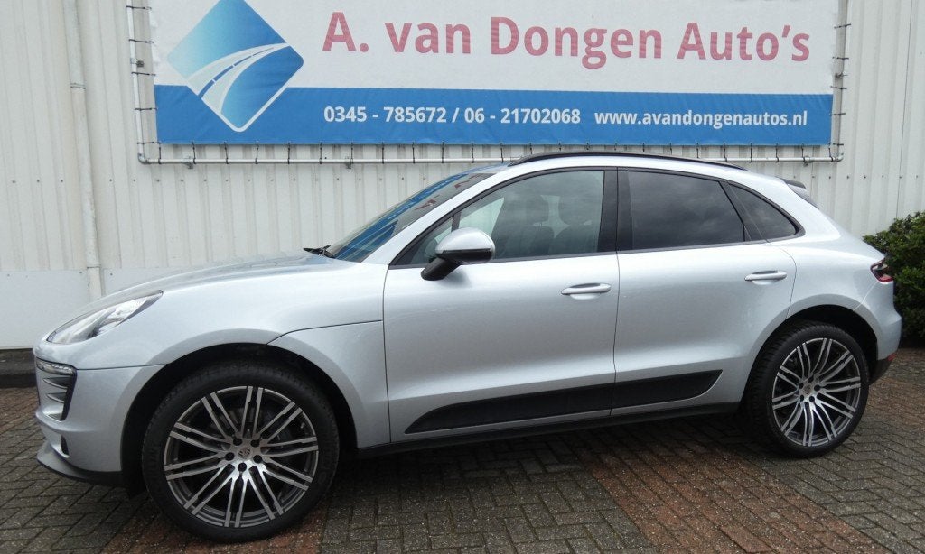 Porsche MACAN 2.0,DealerOH,Pano,Chrono,Bose,Luchtvering, Automaat, Gebruikt, Euro 6, 4 cilinders