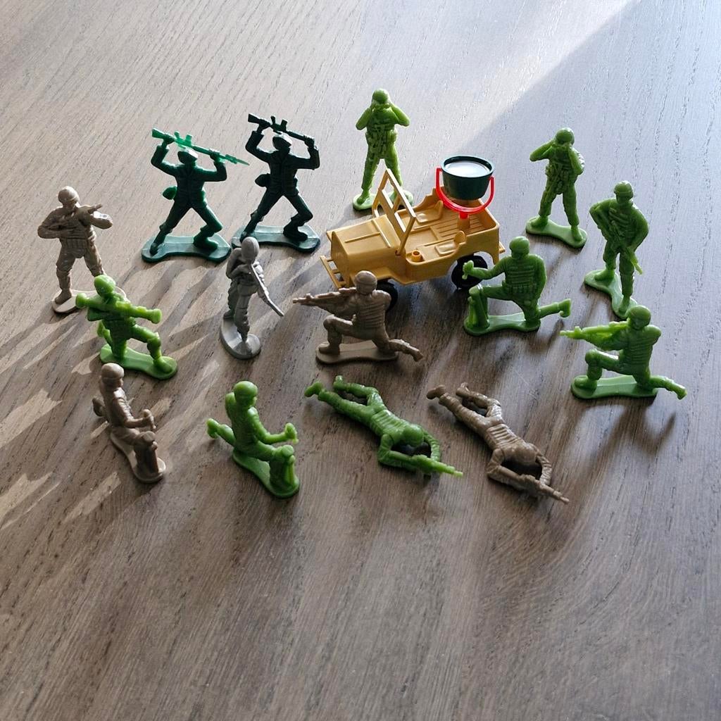 Plastic speelgoedsoldaatjes met jeep, Verzamelen, Ophalen of Verzenden, Transport