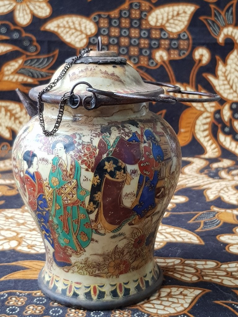 Mooie antieke Oosterse opiumpot van porselein 15,5 cm., Ophalen of Verzenden