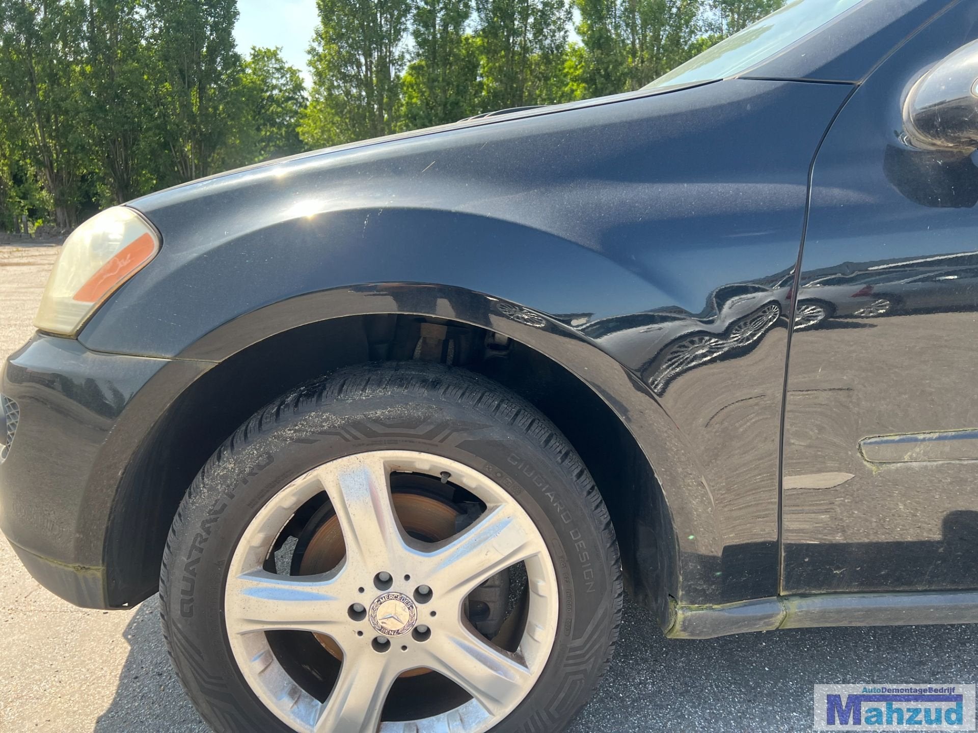 MERCEDES ML W164 Zwart links voorscherm 2005-2011, Gebruikt, Mercedes-Benz AG, Mercedes-Benz, Ophalen of Verzenden