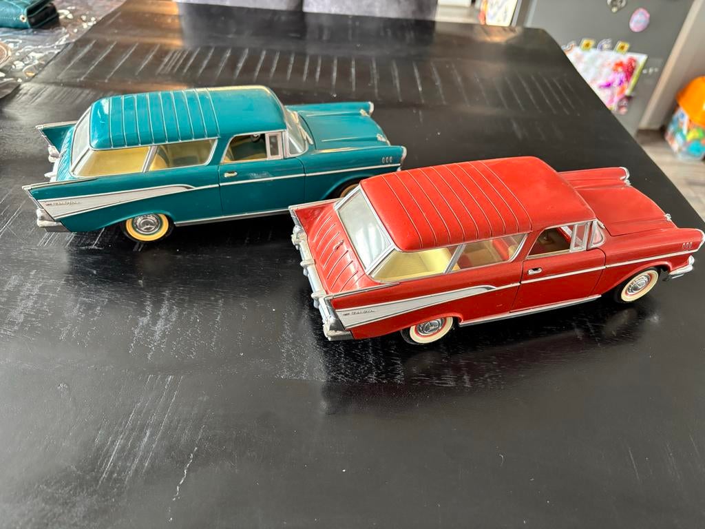Set van 2 Chevrolet Bel Air Stationwagon modelauto's, Ophalen, Gebruikt, Auto, Overige merken