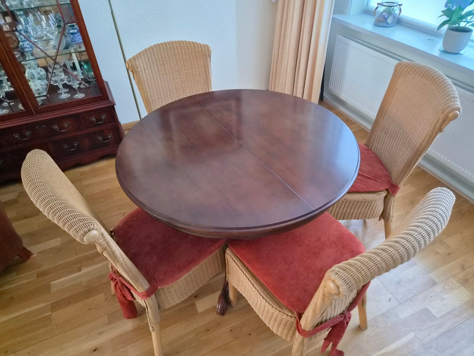 Ronde eettafel met 4 Lloyd Loom stoelen, Gebruikt, Overige materialen, Rond, Klassiek, landelijk