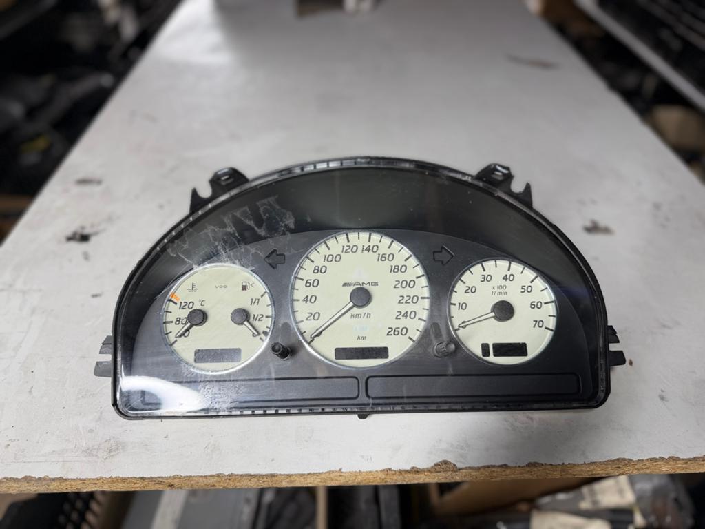 Mercedes-Benz AMG snelheidsmeter W203 C-Klasse, Ophalen of Verzenden, Gebruikt, Mercedes-Benz