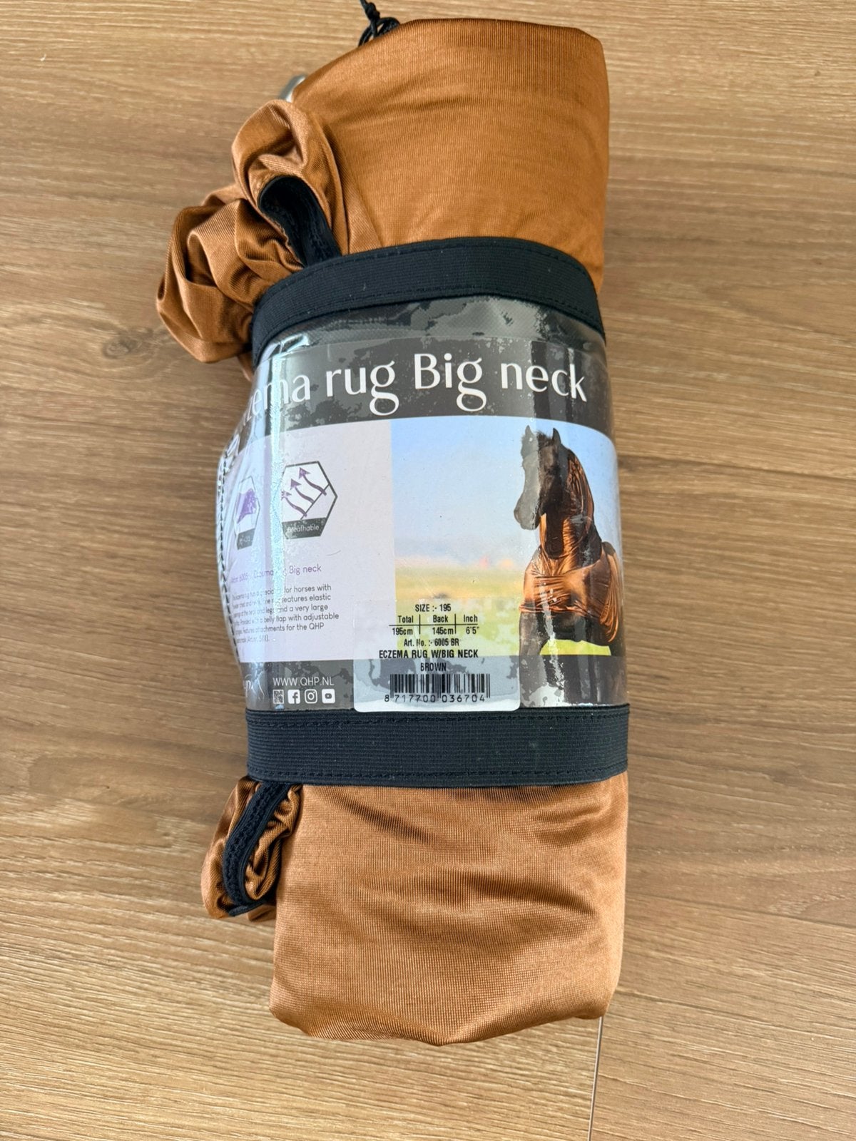 QHP Exceemdeken Big neck bruin (195), Dieren en Toebehoren, QHP, Nieuw, Ophalen of Verzenden, Eczeemdeken