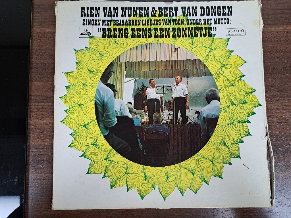 Rien van Nunen & Bert Van Dongen – Zingen Met Bejaarden Lie, Cd's en Dvd's, Overige genres, Ophalen of Verzenden, 12 inch, Dubbel-LP