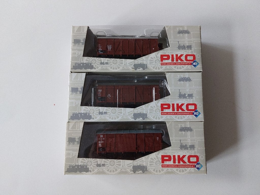Set H0 gelijkstroom Piko Hobby dichte goederenwagons, Gelijkstroom, Wagon, Zo goed als nieuw, Piko