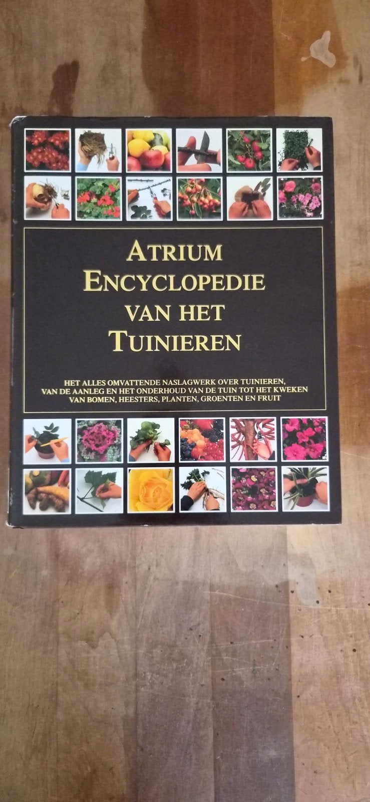 Atrium Encyclopedie van het Tuinieren, Ophalen of Verzenden, Gelezen, Onbekend, Tuinieren en Tuinplanten