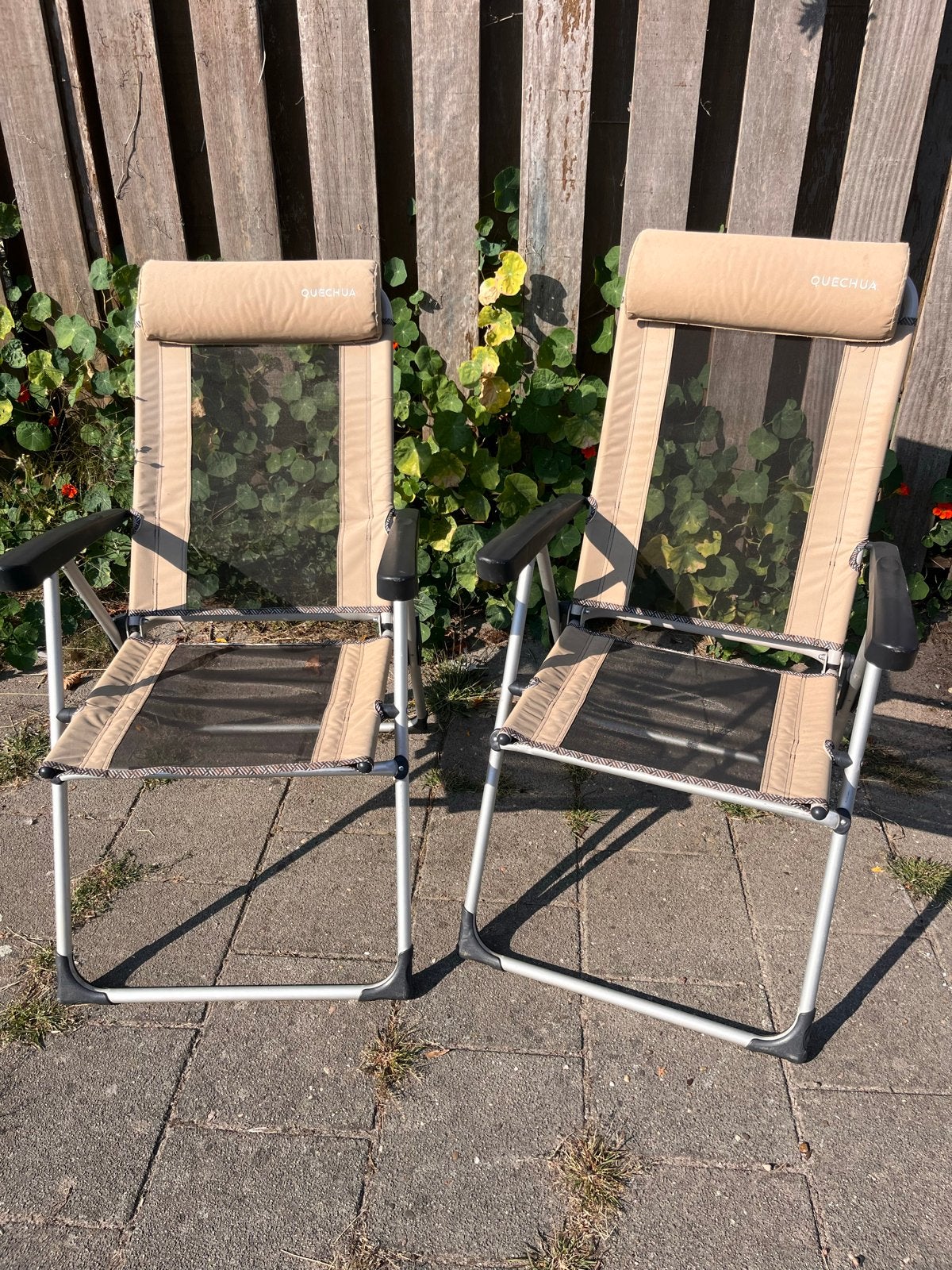2 Quechua campingstoelen - Comfortabel en opvouwbaar, Caravans en Kamperen, Ophalen, Gebruikt, Campingstoel