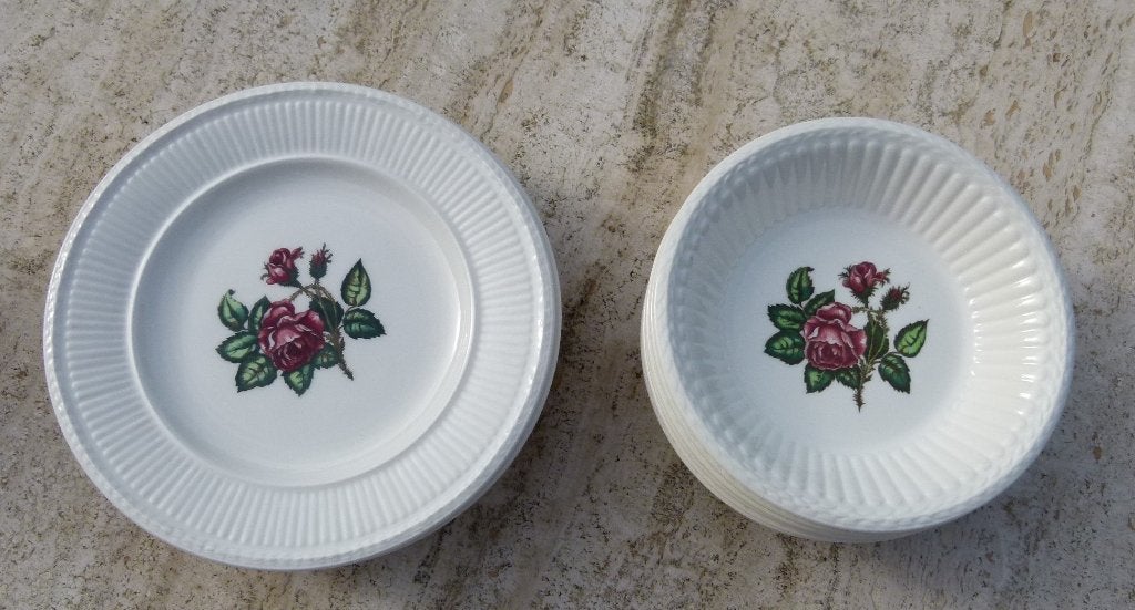 Wedgwood Moss Rose Engelse Rozen Servies, Ophalen of Verzenden, Nieuw, Porselein, Compleet servies
