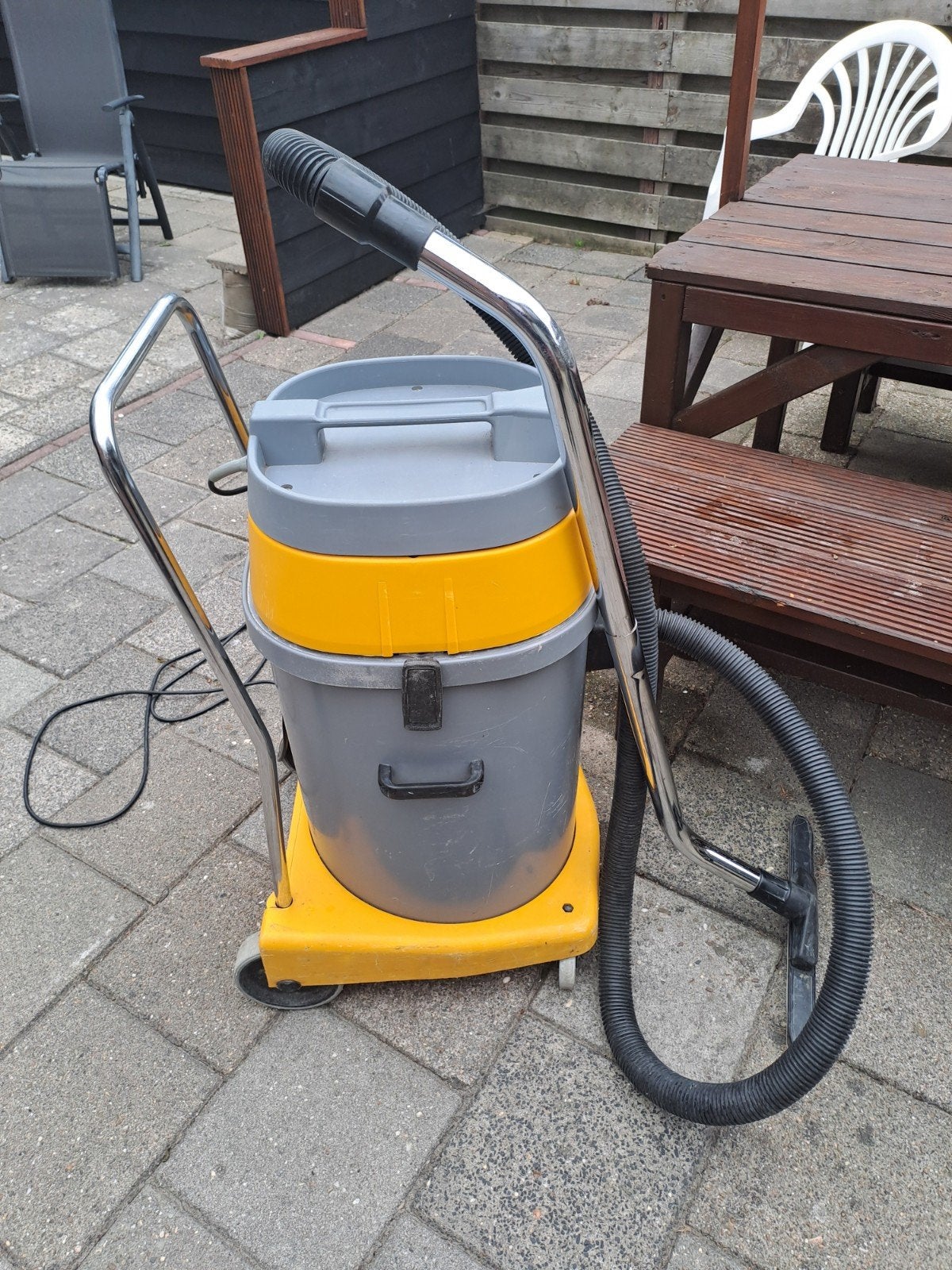 GHIBLI  Vacuüm cleaner, Witgoed en Apparatuur, Stofzuigers, Ophalen, Overige merken, Gebruikt, 2000 watt of meer