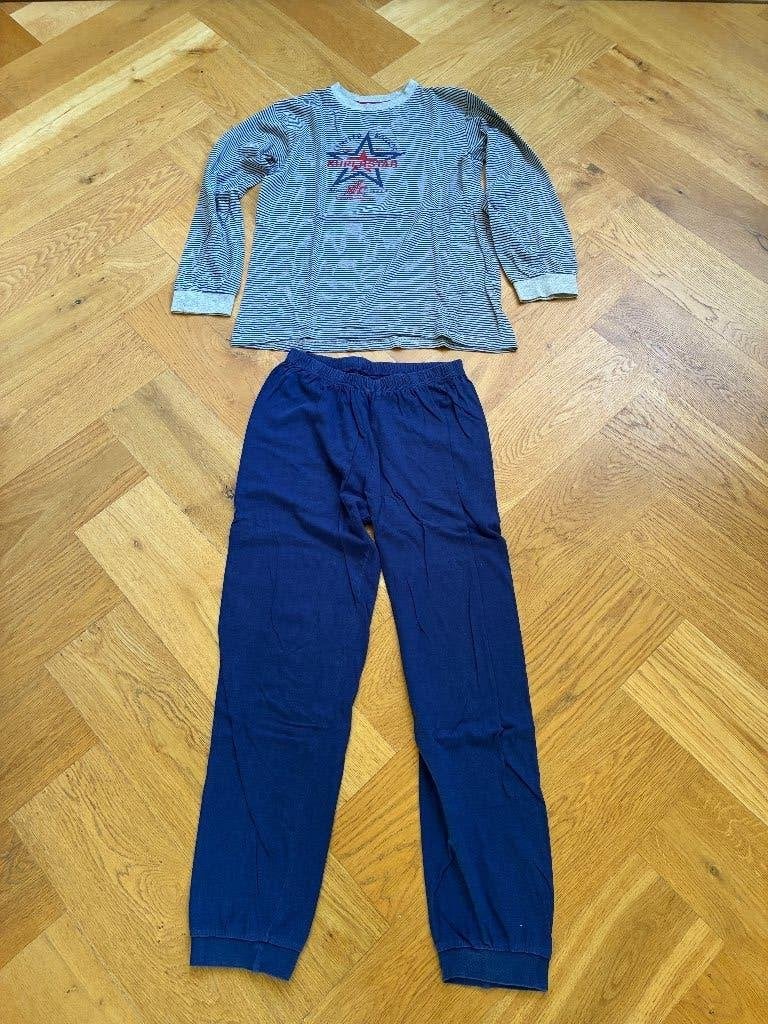 Comfortabele pyjama set voor jongens, Nacht- of Onderkleding, Gebruikt, Ophalen of Verzenden, Onbekend