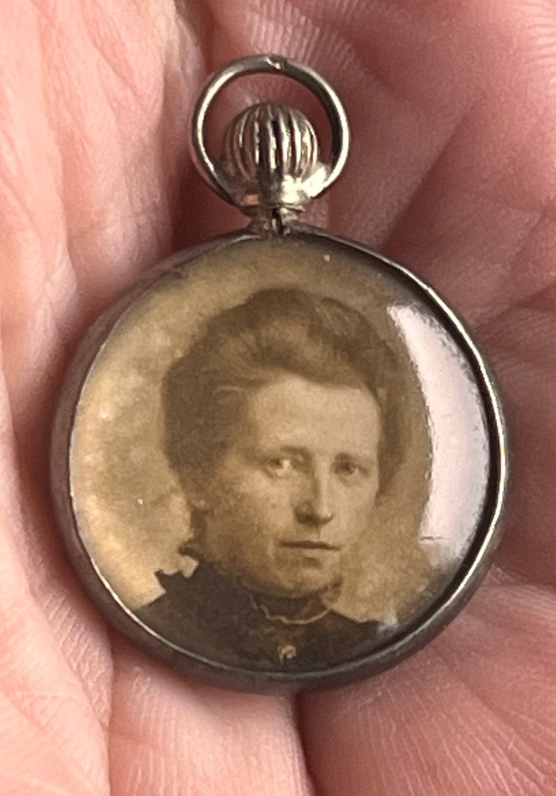 Antieke zilveren medaillon, Sieraden, Tassen en Uiterlijk, Ophalen of Verzenden, Zilver, Hanger
