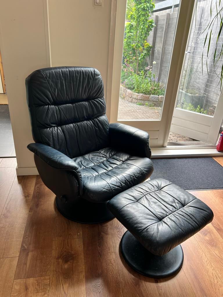 Leren fauteuil met voetenbank - Chair Works Taiwan, Huis en Inrichting, Ophalen, Gebruikt, Leer, 75 tot 100 cm