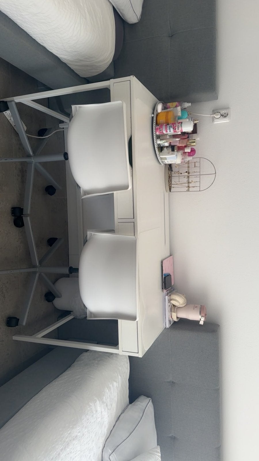 Wit bureau met lades twee stoelen, Ophalen, 90 cm, Eenpersoons, Zo goed als nieuw