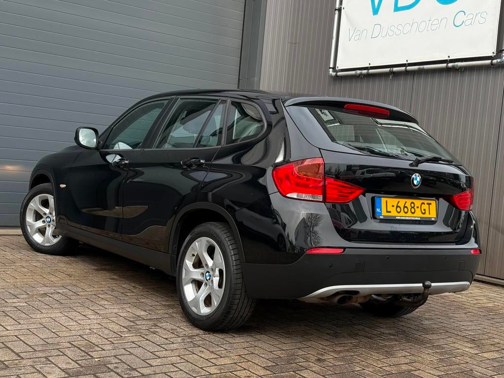 BMW X1 SDrive18i | 150 PK | Trekhaak | PDC | Stoelverwarming, Auto's, X1, Euro 5, Zwart, 4 cilinders