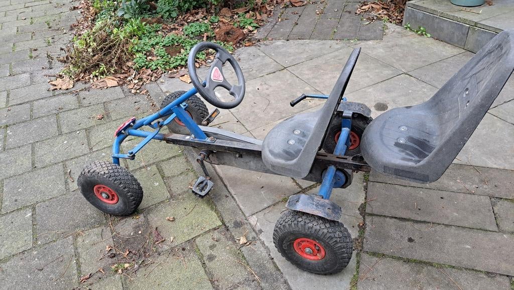 Mammoet skelter met defecte linker voorband, Ophalen, Gebruikt, Mammoet