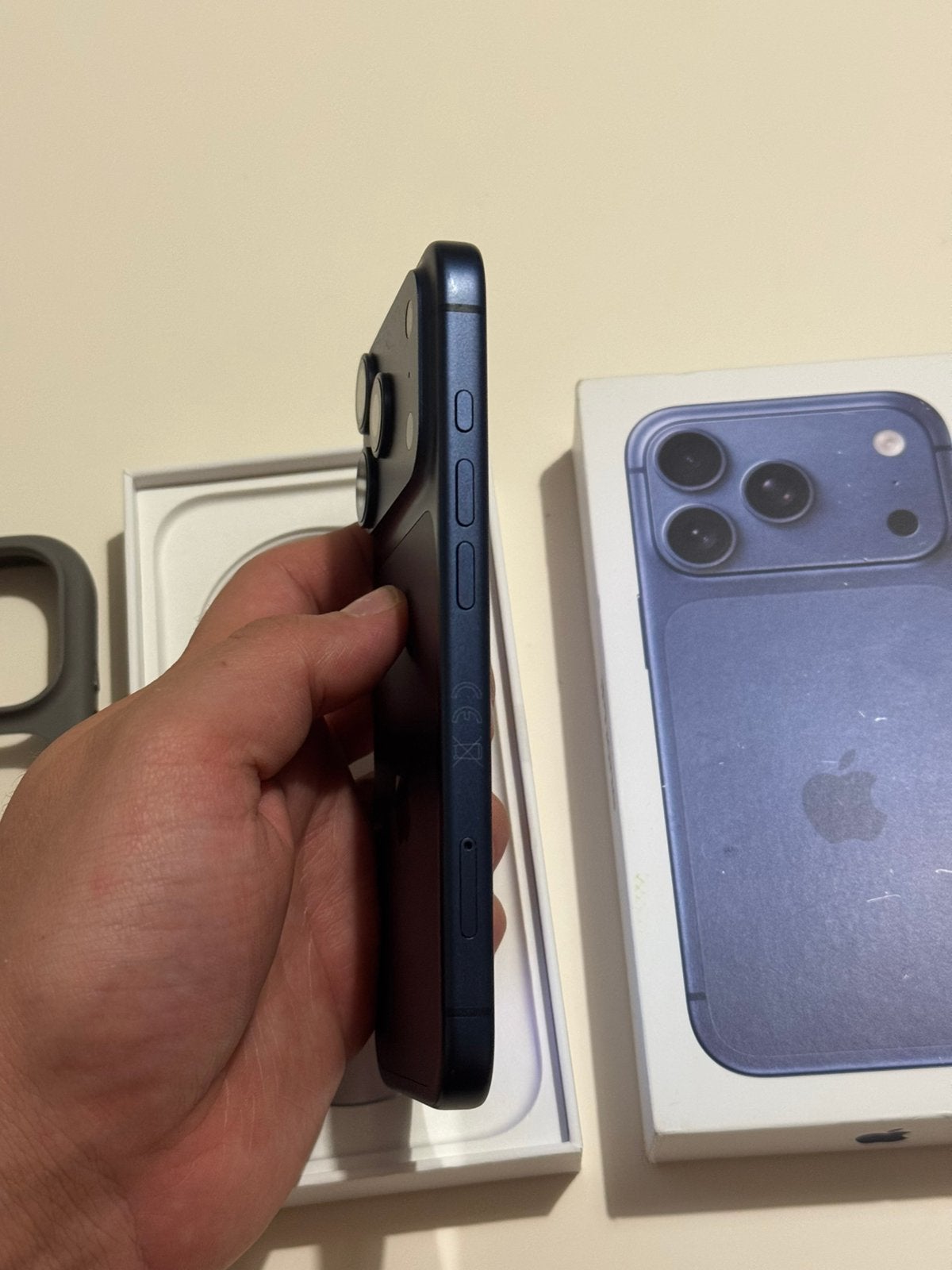 Foto 3 van Nette Iphone 17 Pro 256GB | Doos + Hoesje | 96% Batterij