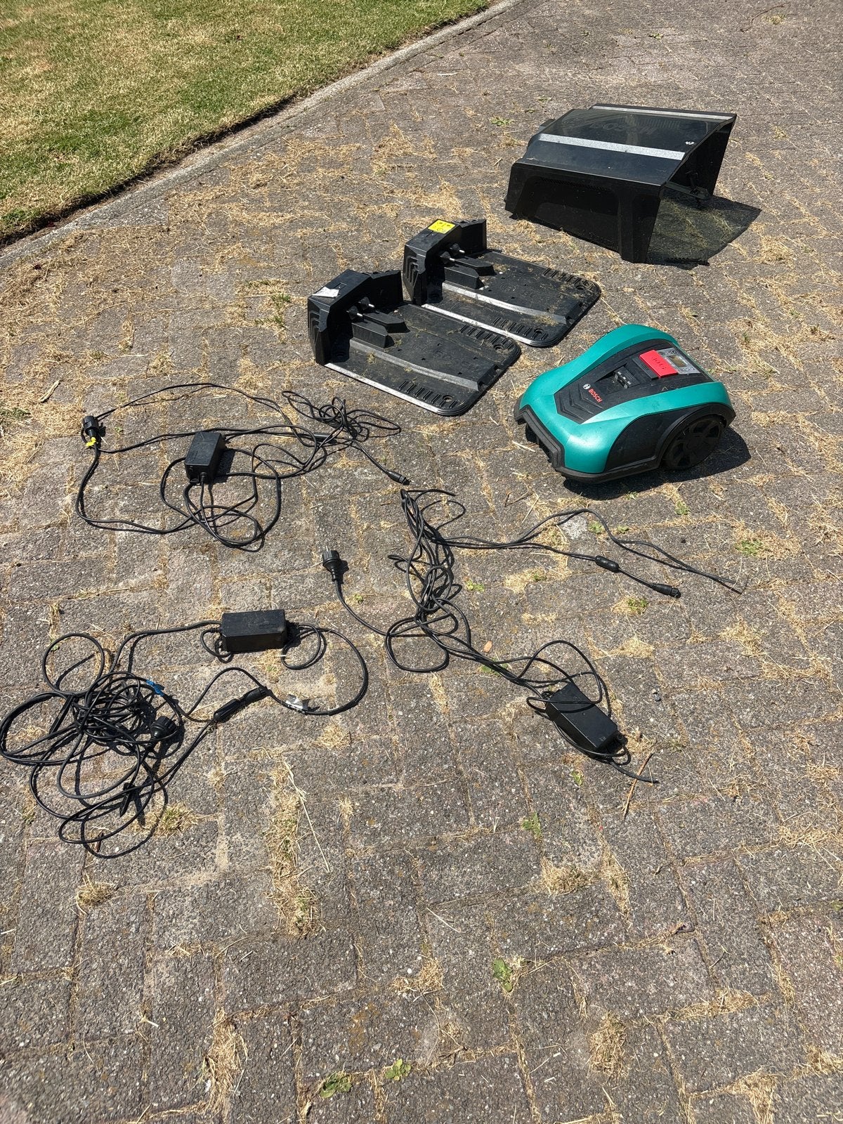 Bosch Indego 350 Connect Robotmaaier met Accessoires, Ophalen of Verzenden, Gebruikt, Meer dan 25 cm, Bestuurbaar via app
