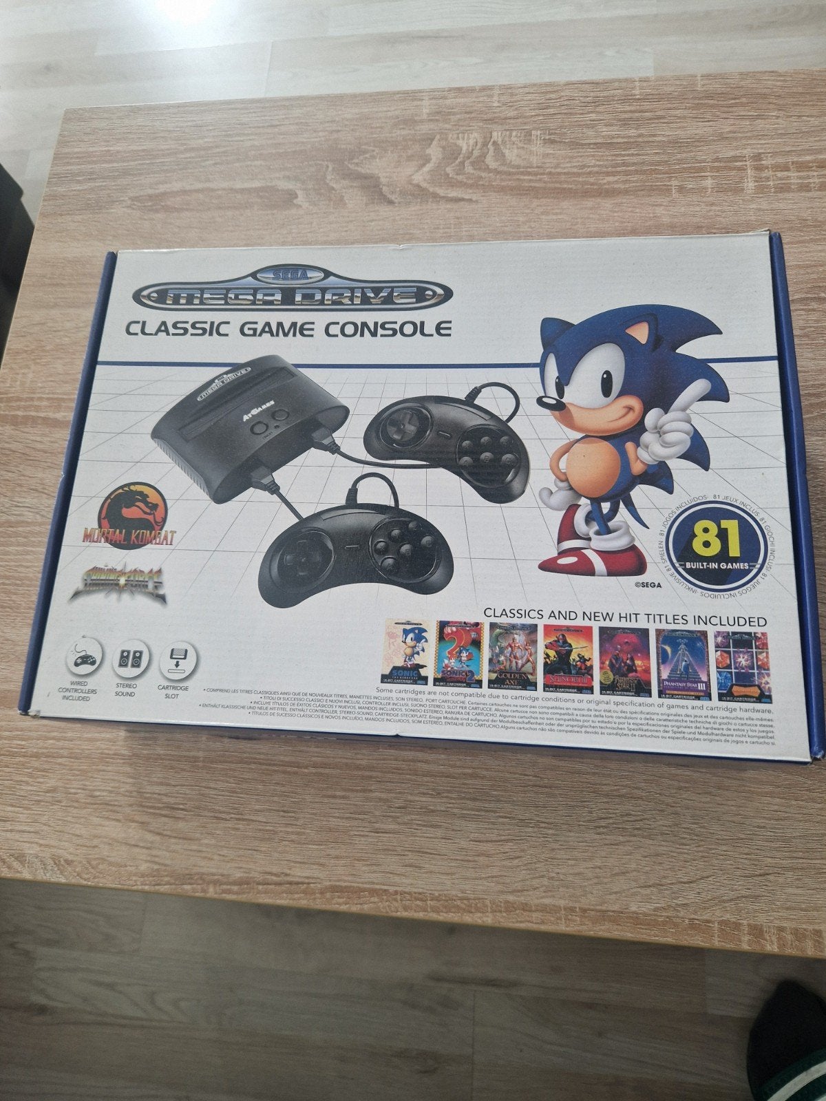 Sega Mega Drive Classic Game Console met 81 ingebouwde games, Spelcomputers en Games, Met games, Mega Drive, Met 2 controllers