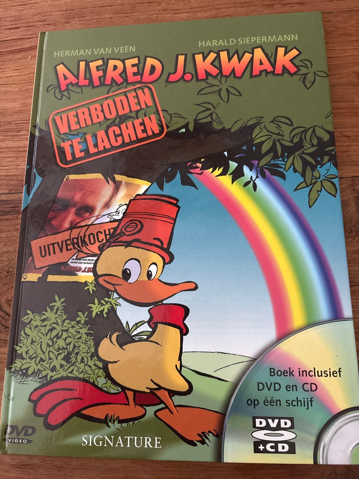 Alfred J. Kwak - Verboden te Lachen (DVD + CD + Boek), Boeken, Kinderboeken | Jeugd | onder 10 jaar, Ophalen of Verzenden, Zo goed als nieuw
