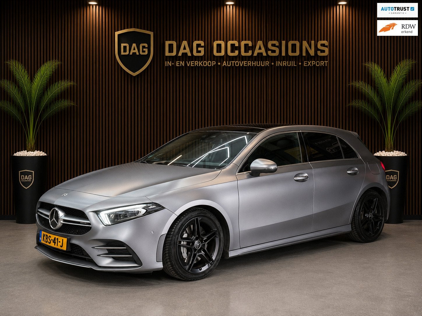 Mercedes-Benz A-klasse AMG 35 4MATIC BOMVOL|360CAMERA|DEALER, Automaat, Dealer onderhouden, 4 cilinders, Alcantara