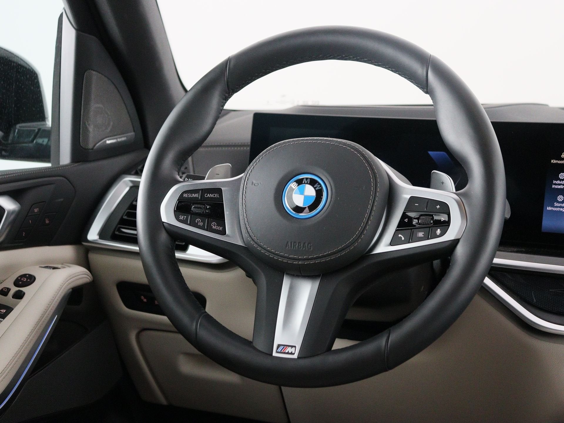 BMW X5 xDrive50e SoH 100% (bj 2025, automaat), Auto's, Lichtsensor, Gebruikt, 2395 kg, Met garantie (alle)