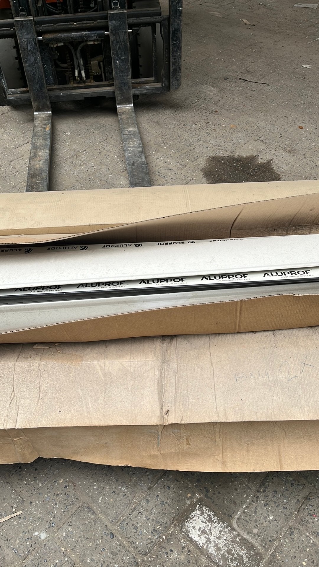 Elektrische rolluiken, 150 tot 300 cm, Ophalen, Zo goed als nieuw, Knikarmscherm