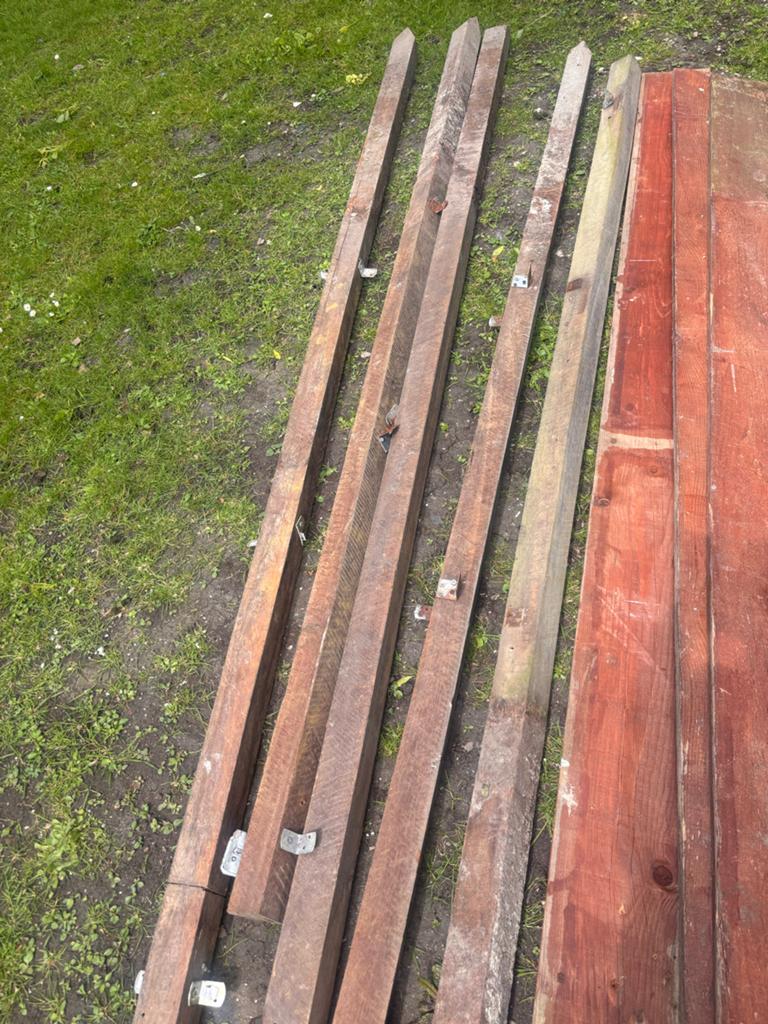Diverse houten palen voor tuin of constructie, Tuin en Terras, Palen, Balken en Planken, Ophalen of Verzenden, Gebruikt, 250 cm of meer