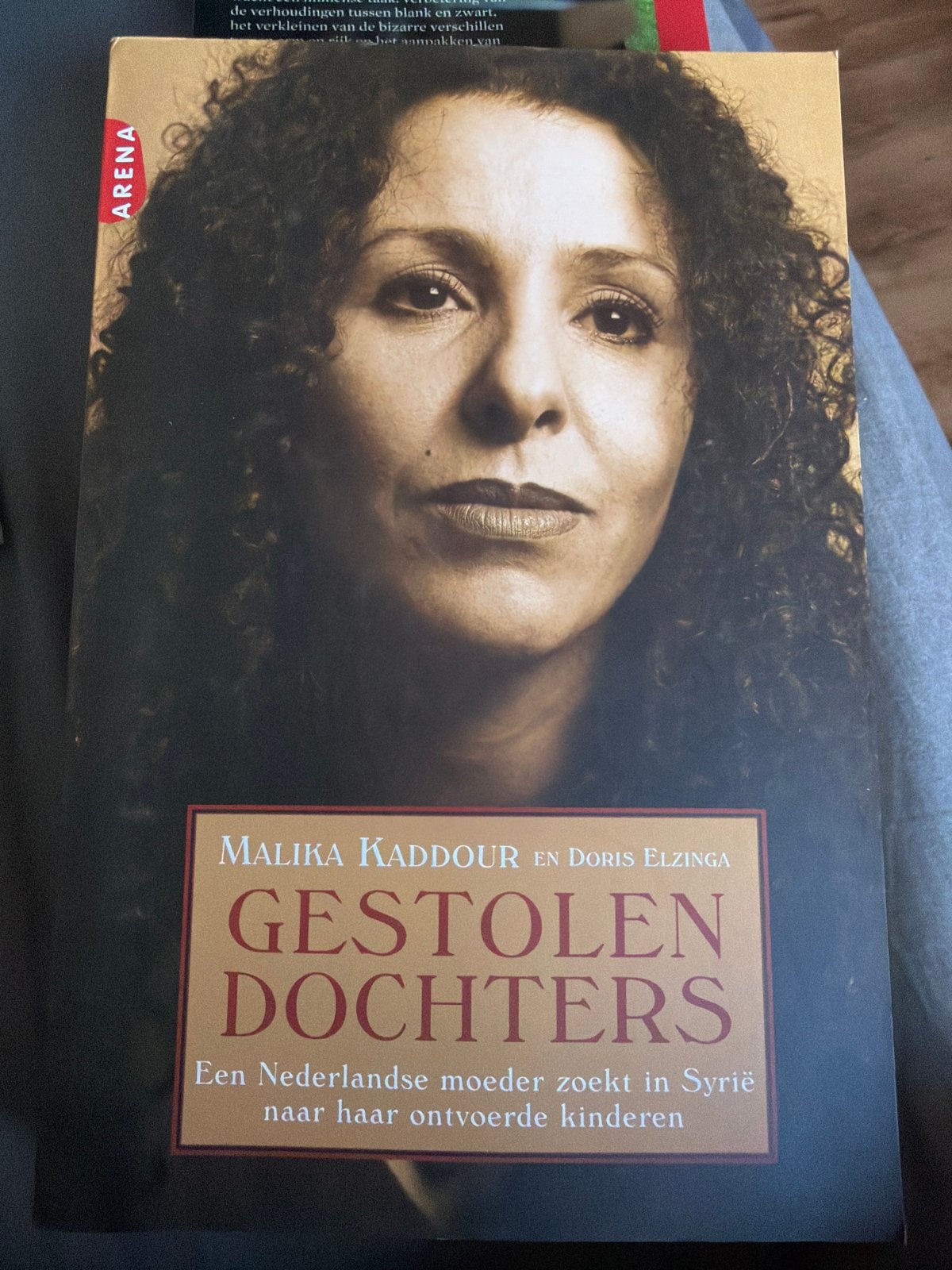 S6.   Malika Kaddour - Gestolen dochters, Verzenden, Zo goed als nieuw, Malika Kaddour