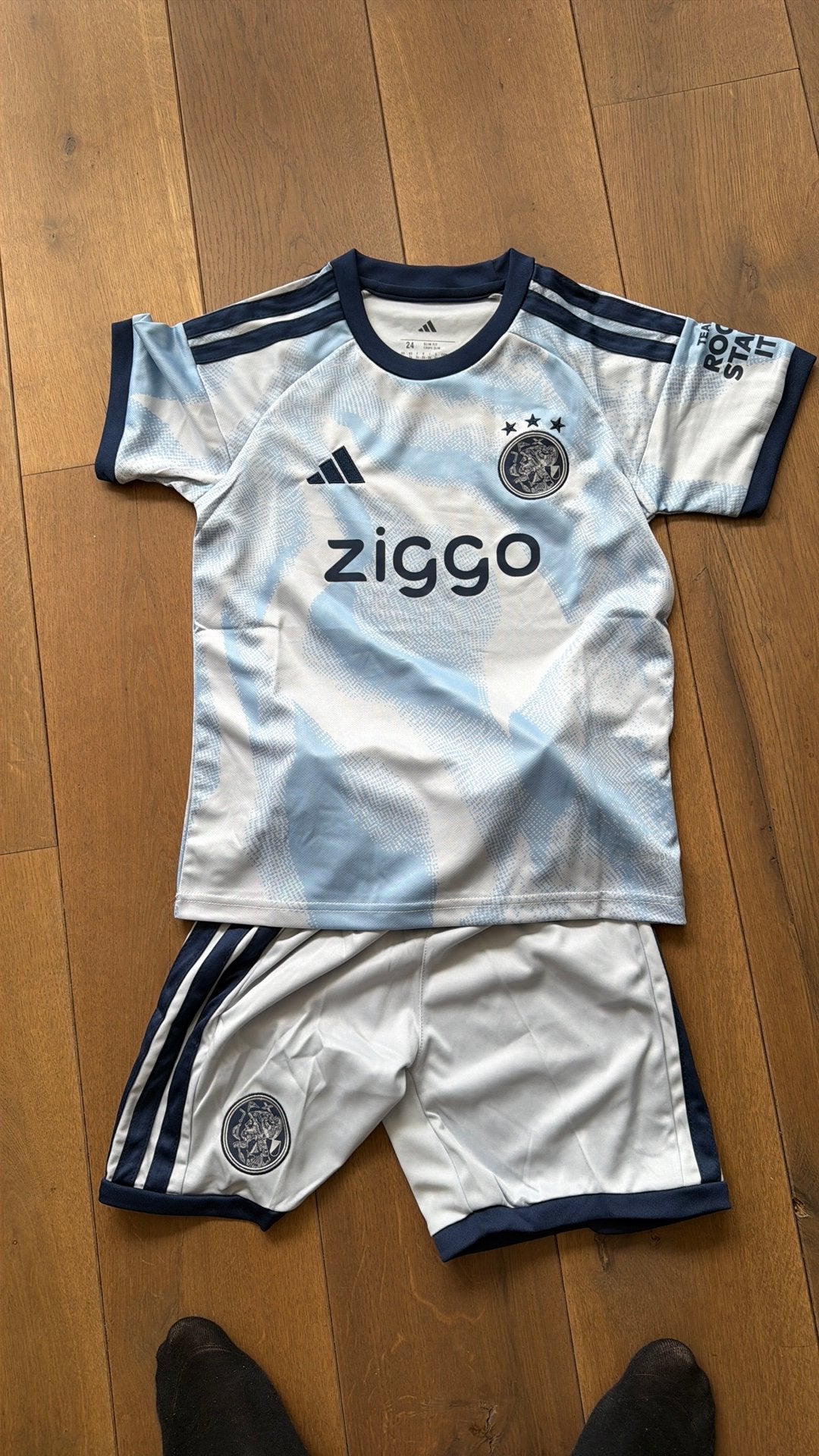 Ajax kindersetje maat 140 nieuw 3e shirt, Ophalen of Verzenden, Nieuw, Jongen of Meisje