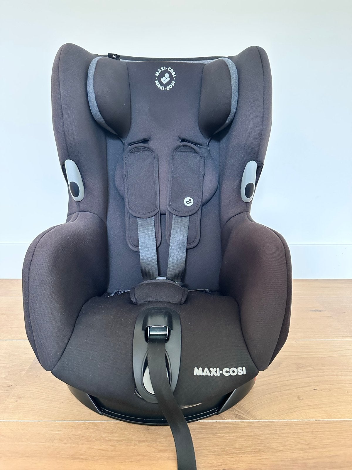 2 stuks Maxi-Cosi Axiss Autostoel 9-18 kg - Zwart, Ophalen, Autogordel, Verstelbare rugleuning, 9 t/m 18 kg